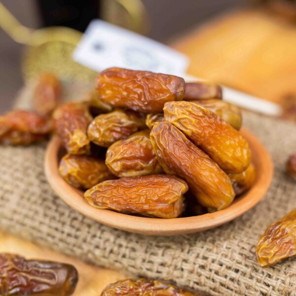 Seedless Dates (Baghair Ghutli Irani Khujoor)