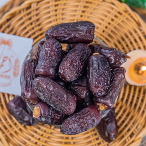 Saudi Qalmi Dates – Premium Quality from Saudi Arabia