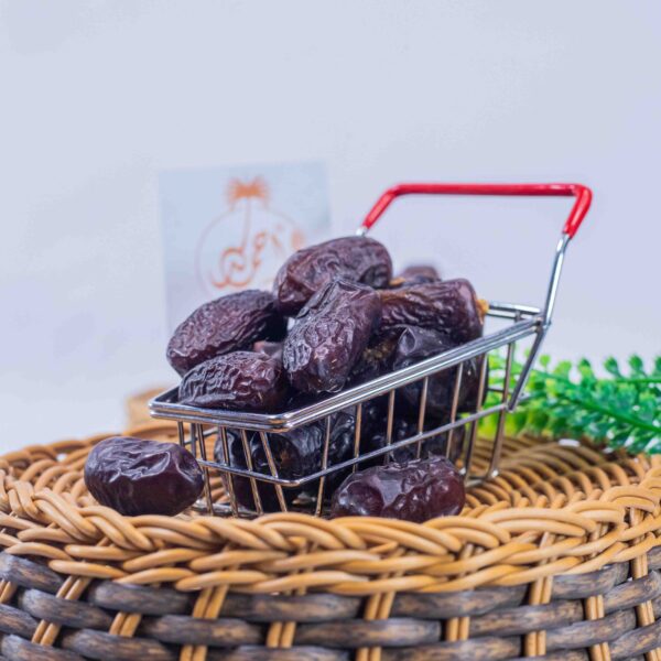 Saudi Qalmi Dates – Premium Quality from Saudi Arabia - Image 2