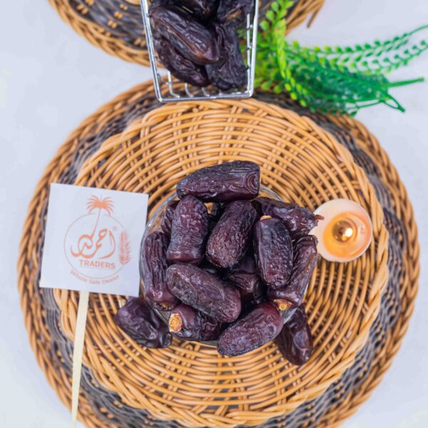 Saudi Qalmi Dates – Premium Quality from Saudi Arabia - Image 4